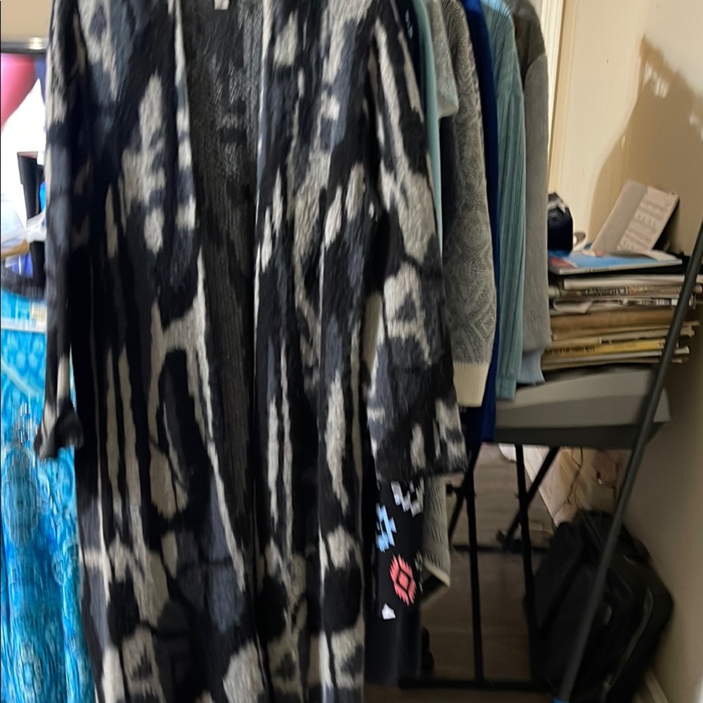 Stylish Black and Gray Women's Sweater